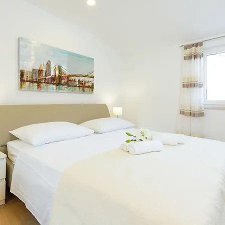 Apartment Spacious Apartment Near Beach In Split Croatia Split