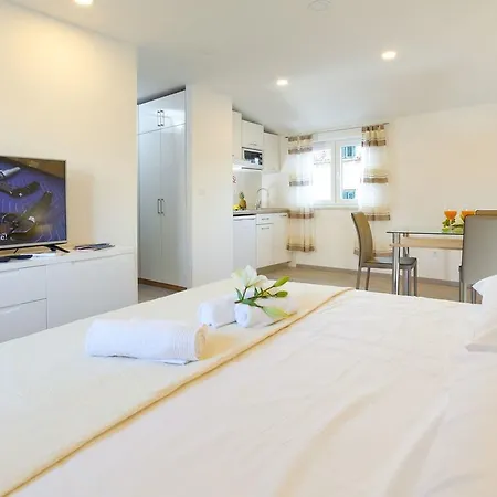 Apartment Spacious Apartment Near Beach In Split Croatia Split